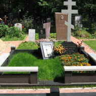 Юлагоустройство памятника